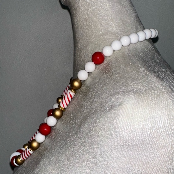 Vintage Red, White, and Gold Beaded Necklace - Picture 5 of 8